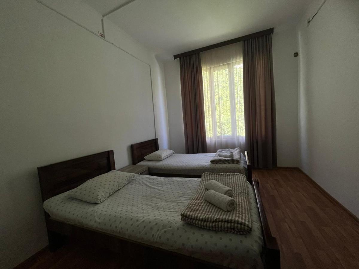 Guest House Oasis - Tvishi المظهر الخارجي الصورة